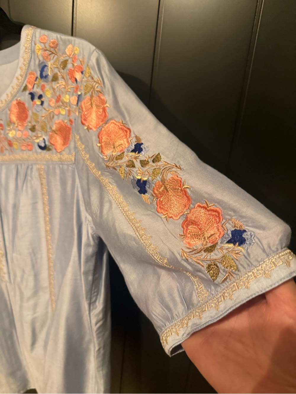 🪷 Sundance Women’s Silk-Blend Light Blue Embroidered Floral Peasant Top - Picture 2 of 13